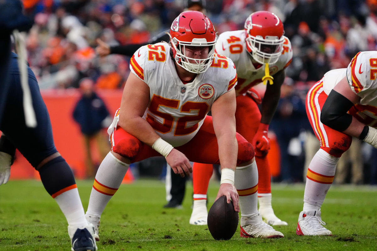 NFL draft steal: Chiefs rookie Creed Humphrey acing job of