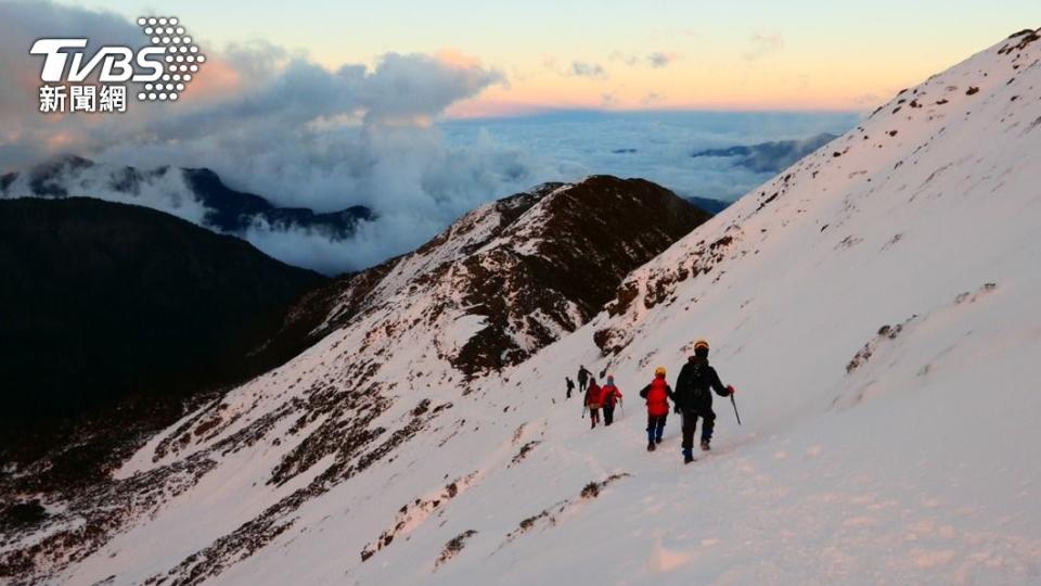 雪山積雪相當厚，主峰將近50公分。（圖／山訓教官　歐陽台生提供）