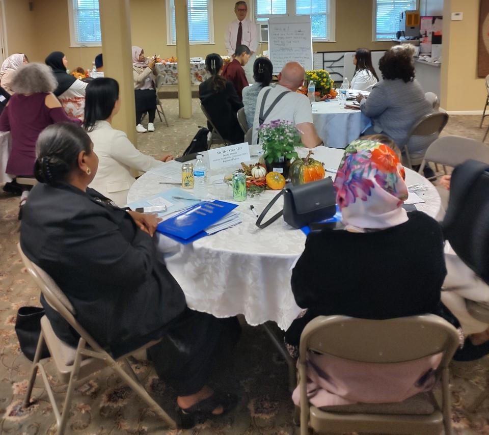 Rabbi Michael Ross welcomes a group of women scholars and leaders who were hosted Oct. 6 by Global Ties Akron at Temple Beth Shalom in Hudson.