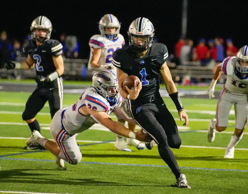 Senior quarterback Bradyn Fleharty leads Hilliard Bradley into a Division I, Region 3 semifinal against Pickerington North on Friday at DeSales.