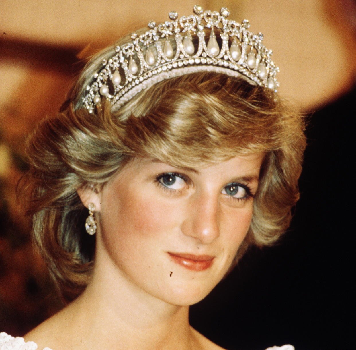 Princess Diana fashion evolution. 