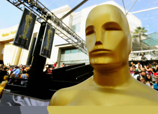 Oscars 2012: 'The Artist' and 'Hugo' Tie for 5 Awards, But Silent Film Wins Best Picture