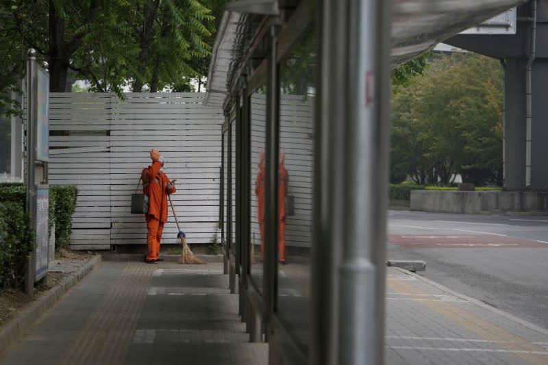 2022年5月，中國上海因新冠疫情持續封城（AP）