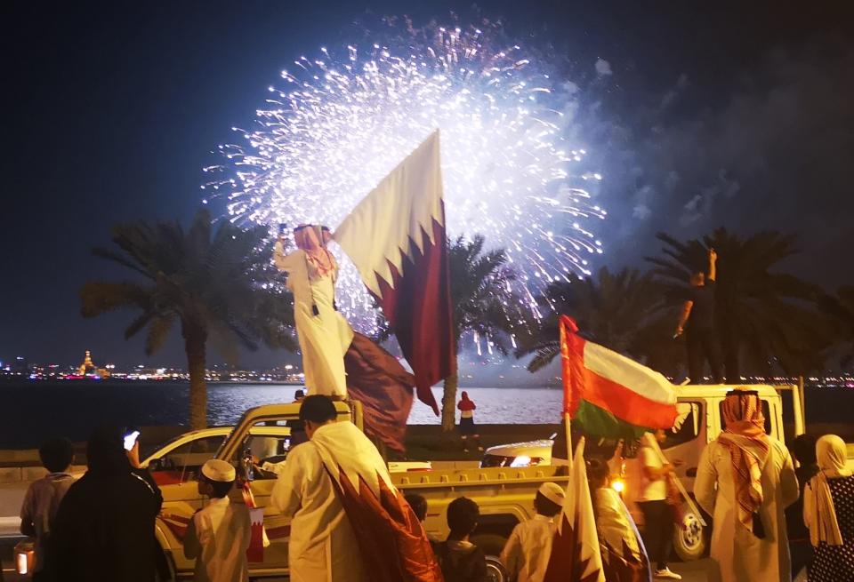 La celebración del pueblo qatarí no se hizo esperar cuando ganaron su primer copa asiática. (Foto: Serdar Bitmez/Anadolu Agency/Getty Images)