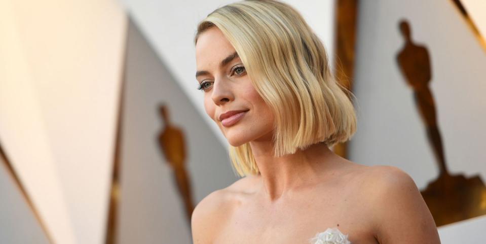 Margot Robbie seen in full Sharon Tate costume