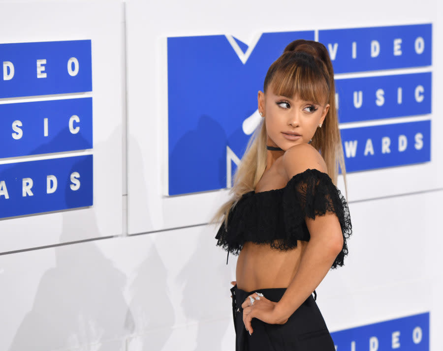 Ariana Grande singing a Spice Girls song alone in a public bathroom is everything