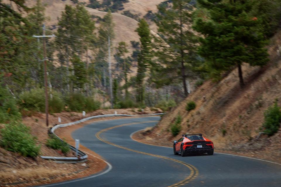 2024 lamborghini huracan sterrato