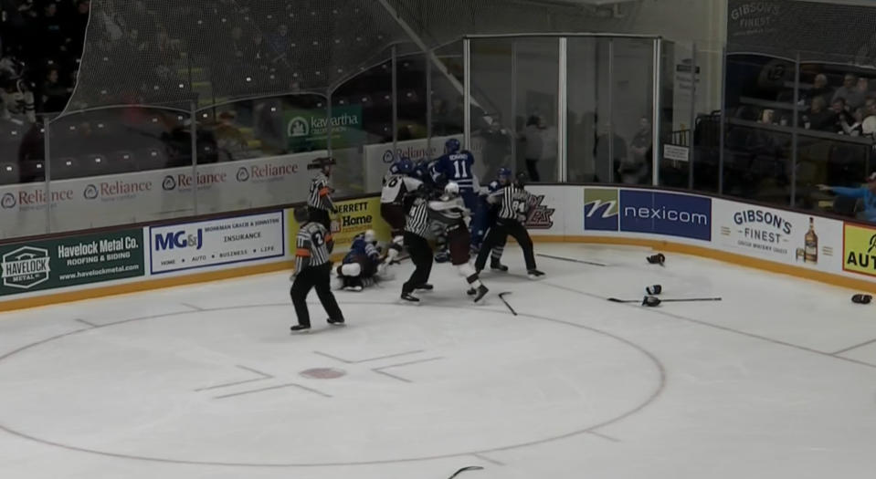 After a silky shorthanded goal by Nick Robertson made it 7-2 midway through the third period, quite the line brawl broke out between the Peterborough Petes and Mississauga Steelheads on Saturday night.