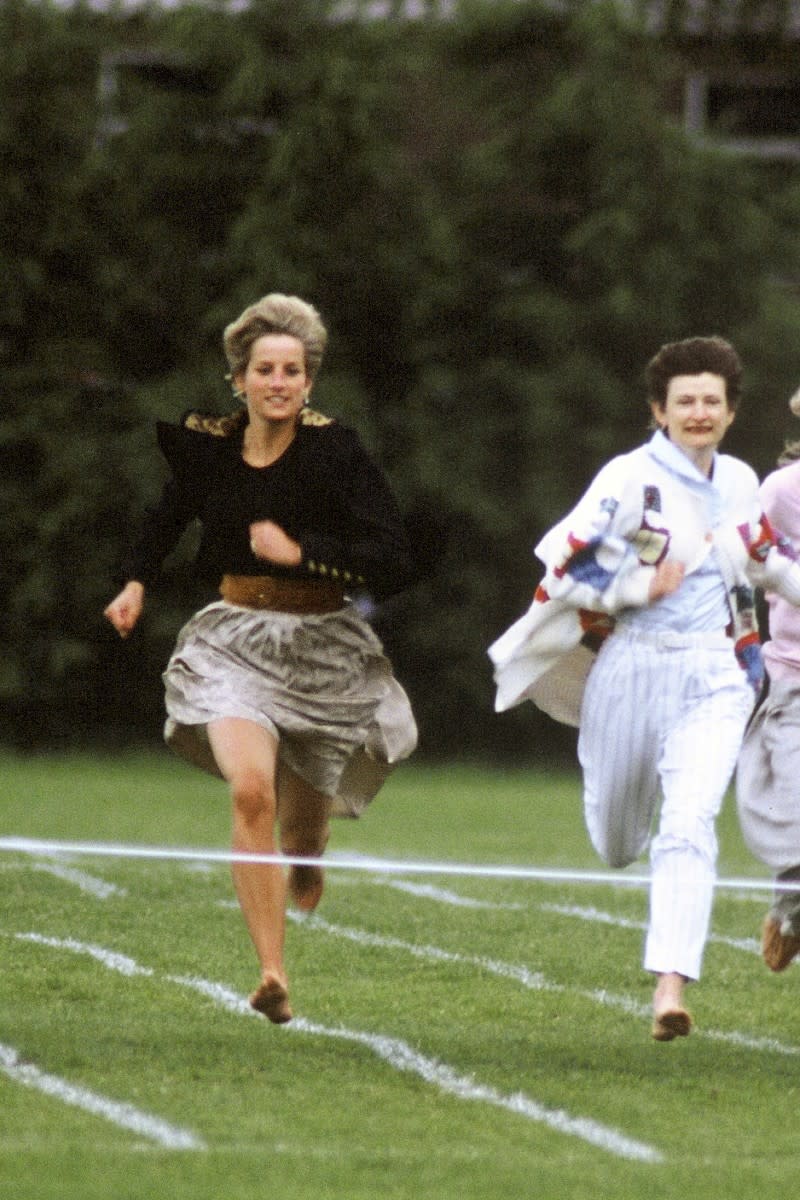 Diana’s barefoot school race