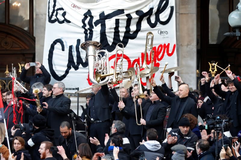 Paris Opera musicians perform against pension reform plans in Paris