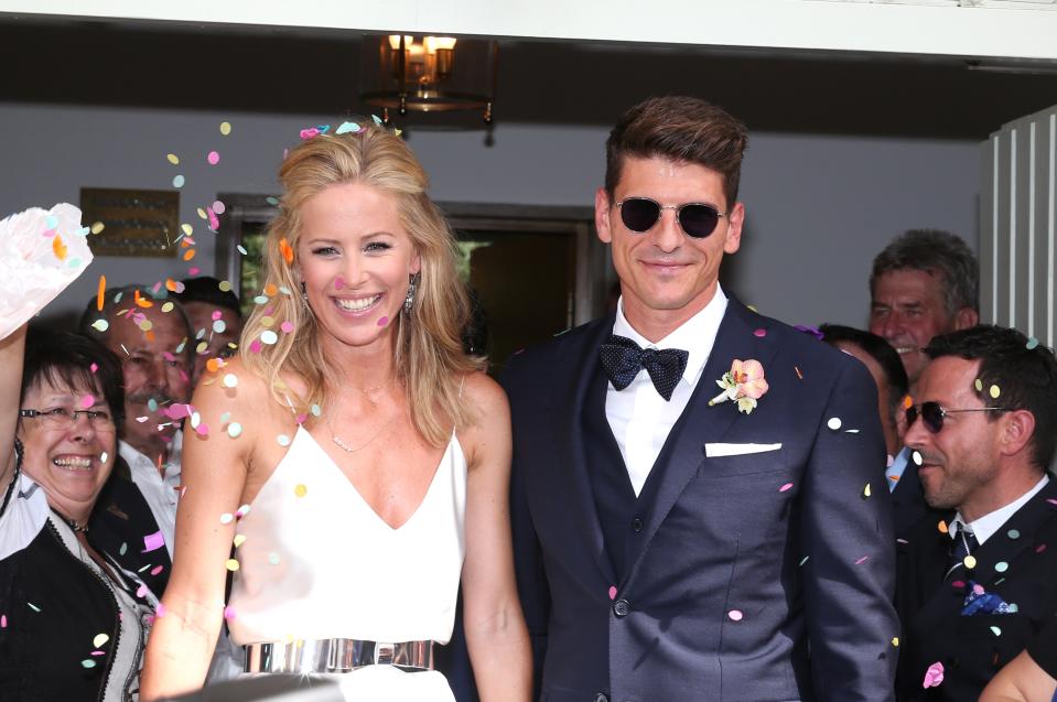 <p>Name: Carina Wanzung<br> Beruf: Model<br> Partner: Mario Gomez<br> Beziehungsstatus: Seit 2016 verheiratet<br> Kinder: Sohn Levi<br>(Bild: Getty Images) </p>