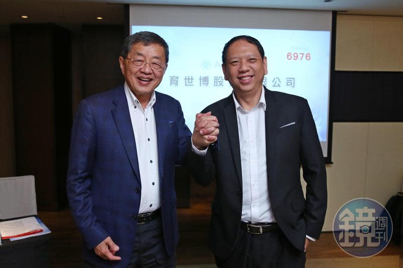 由前羅氏（Roche）全球技術營運總裁楊育民（左）領軍的育世博，暫定8月8日以承銷價26元登錄興櫃。