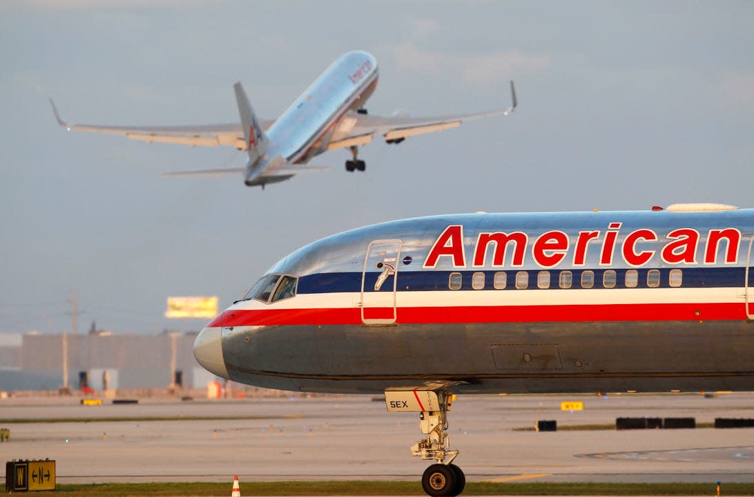 American Airlines planes.