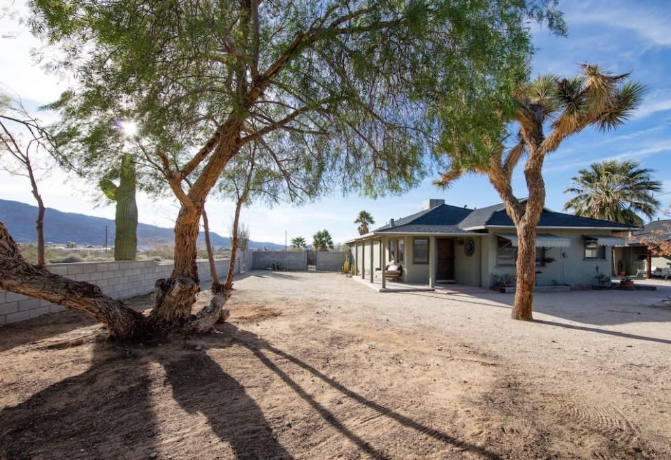 <p>The property is sparse but the real attraction is the view. Of course U2 fans will be happy to know the house is only three miles from the entrance to Joshua Tree National Park.<br>(Airbnb) </p>