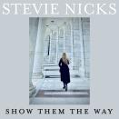 En esta imagen difundida por BMG, la portada del sencillo de Stevie Nicks "Show Them the Way". (BMG vía AP)