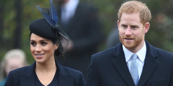 Entre gritos y abucheos, Meghan y Harry roban la atención en misa de Isabel II