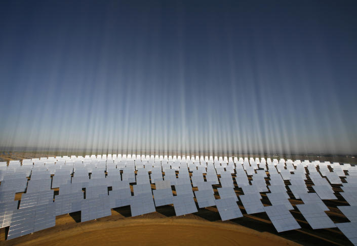 Vista de un tramo de la línea en Solukar Solar Park.