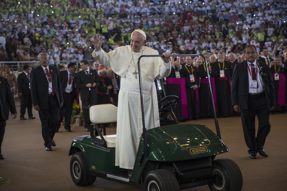 (FOTOS) Así es el mini papamóvil que estrenó Francisco en la Amazonía peruana