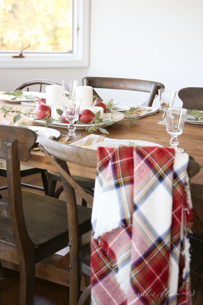 Plaid Accent Thanksgiving Centerpiece