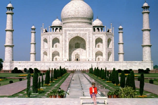 ​William and Kate to follow in Diana's on trip to Taj Mahal