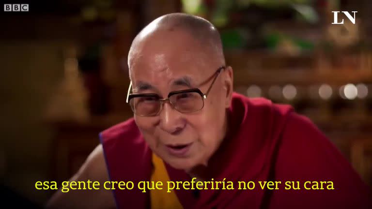 La broma sexista por la que se tuvo que disculpar el Dalai Lama - Fuente: BBC