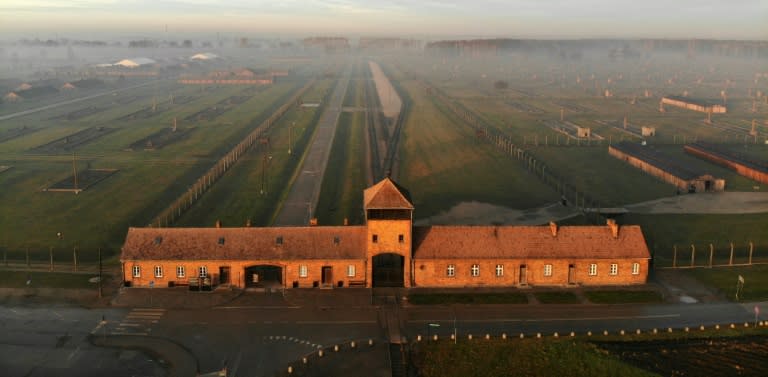 His father, of whom he has had no news for months, has dedicated his life to passing on the memory of the Holocaust (Pablo GONZALEZ)