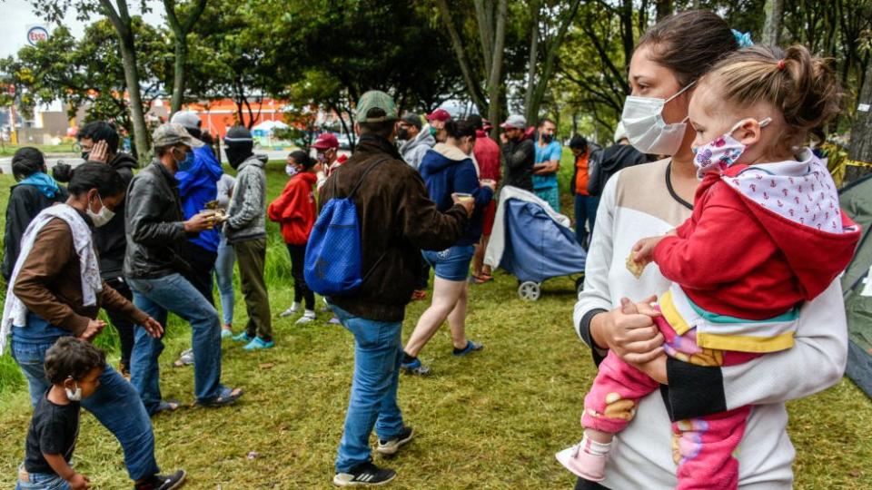 Inmigrantes venezolanos en Bogotá desempleados