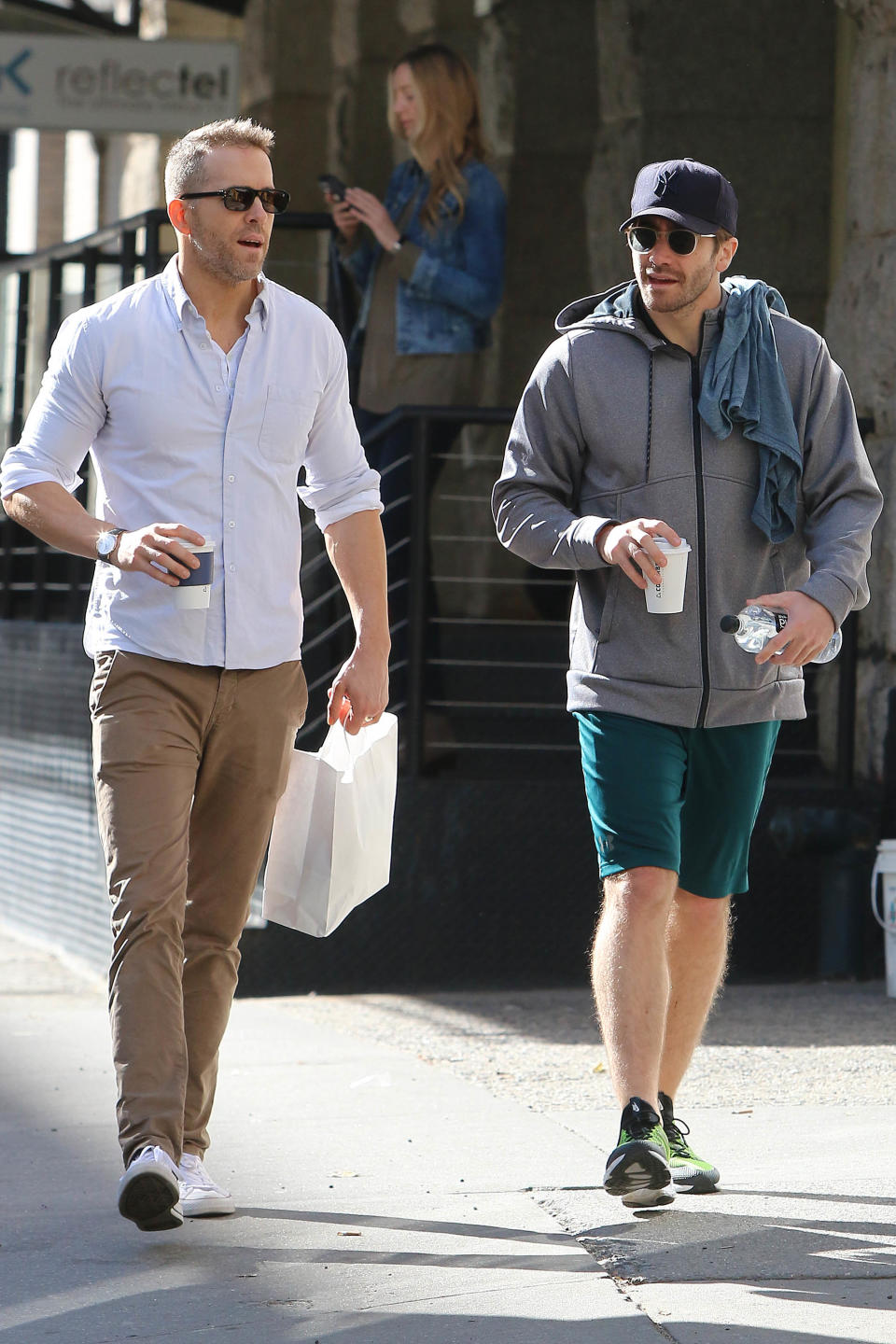 Ryan Reynolds And Jake Gyllenhaal Grab Coffee In New York See The Pic 