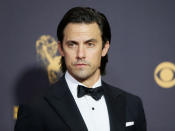 Doch wer war noch bei den Emmys 2017? Richtig, Milo Ventimiglia – der ehemalige Schwarm von Alexis Bledel. In "Gilmore Girls" waren die beiden für eine gewisse Zeit unzertrennlich. Auf dem roten Teppich posierte der 'Jess'-Darsteller allerdings allein. (Bild-Copyright: Danny Moloshok/Invision for the Television Academy/AP Images)