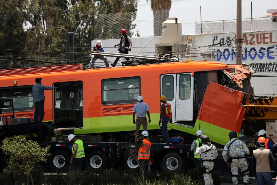 <p>Las autoridades informaron que 24 personas perdieron la vida en el accidente ocurrido en la Línea 12 del metro de la Ciudad de México.</p> (AP Photo/Marco Ugarte)