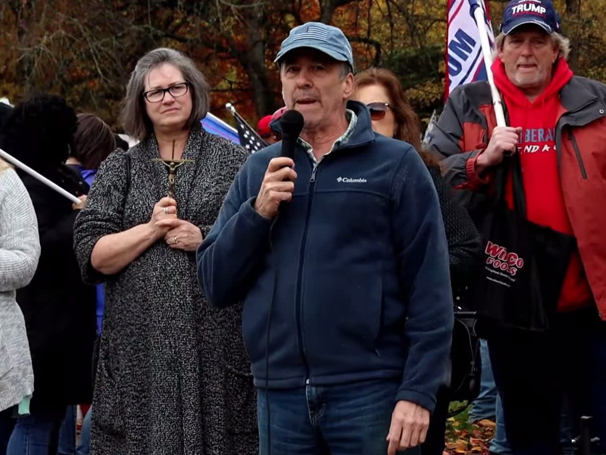 Dr Steven LaTulippe at a “Stop the Steal” rally in Salem, Oregon, on 7 November 2020 ((Multnomah County Republicans))