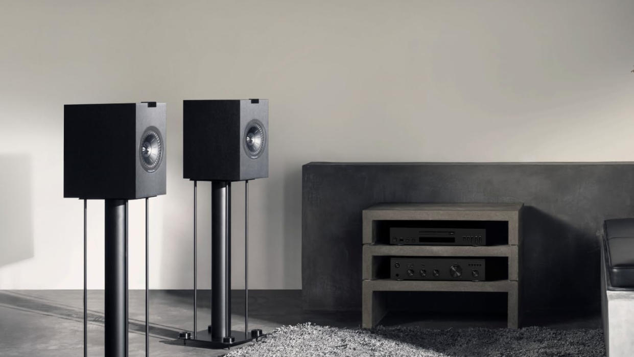  KEF Q350. 