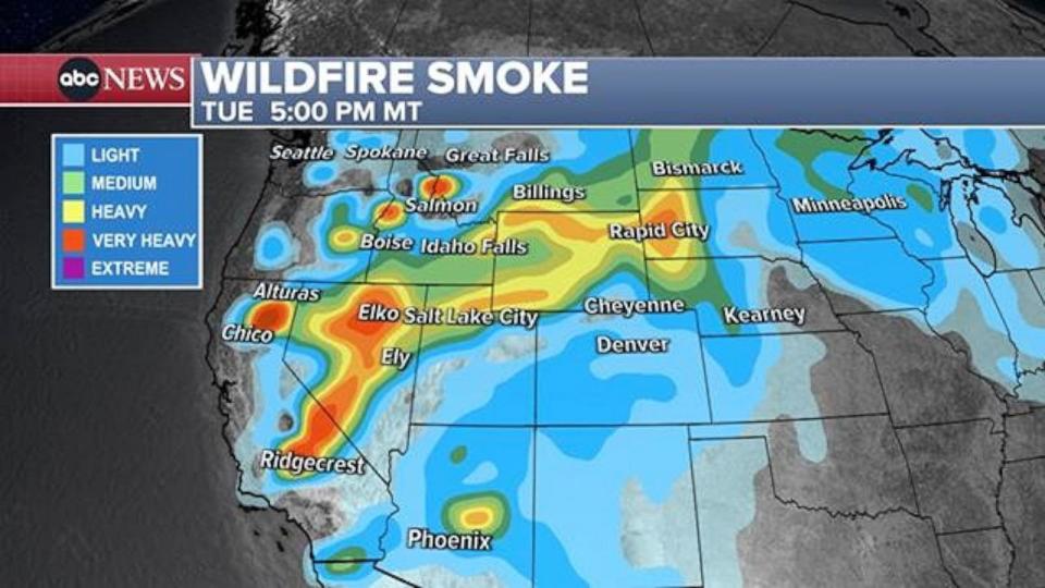 PHOTO: Wildfire Smoke Map - Tuesday, 5PM (ABC News)