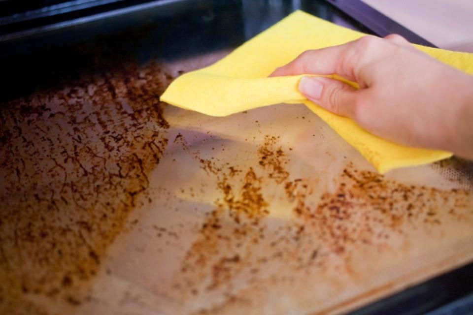 News Shopper: Cleaning your oven door doesn't need to break the bank