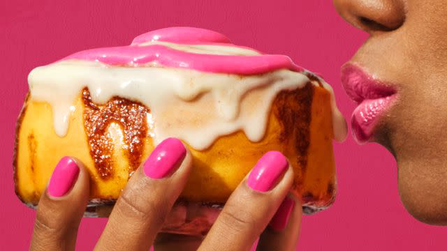 <p>Cinnabon</p> Cinnabon sells pink cinnamon rolls