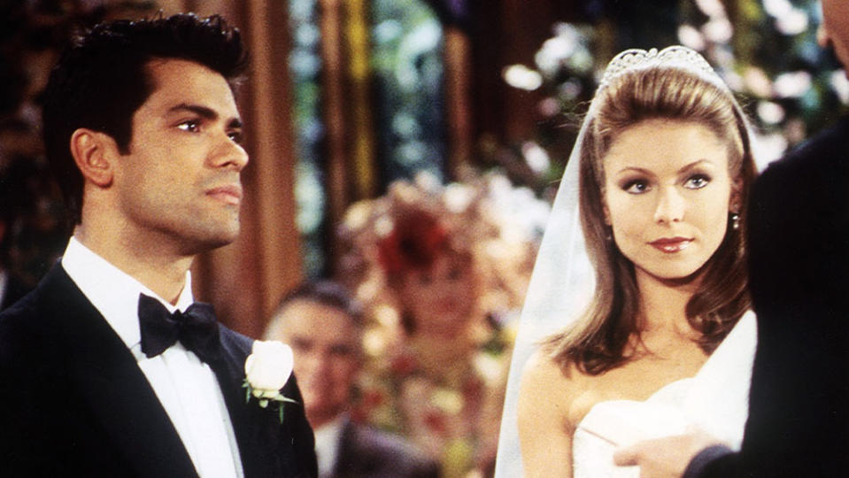 Mark Consuelos and Kelly Ripa in 'All My Children'