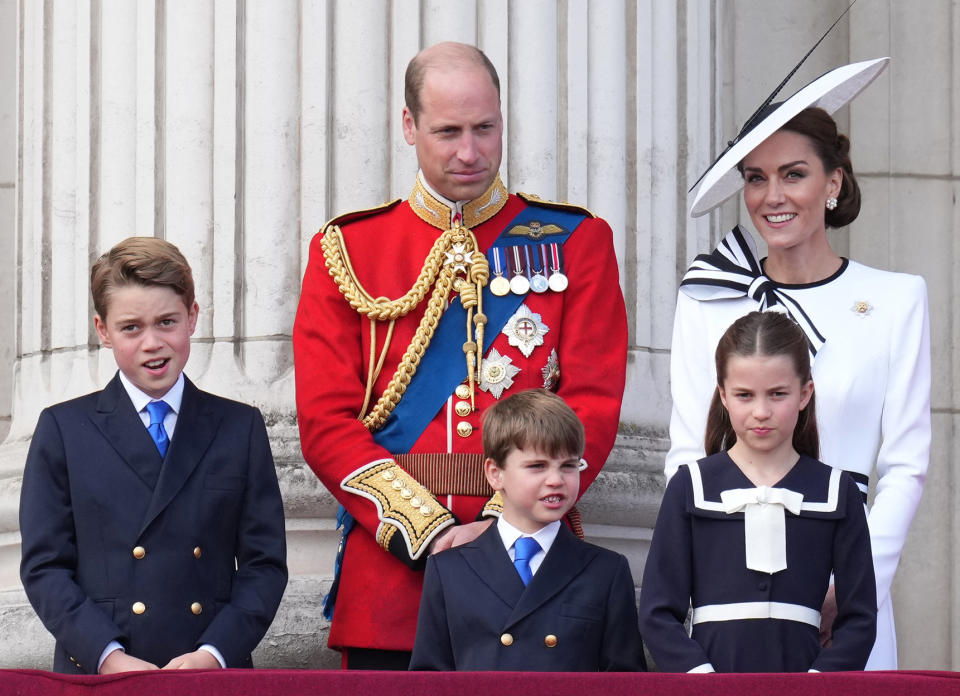 Kate, William et leurs trois enfants à Buckingham