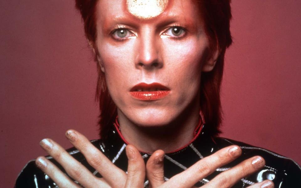 "Rock'n'Roll Suicide": 1973 ließ Bowie sein außerirdisches Alter Ego Ziggy Stardust sterben. (Bild: EMI)