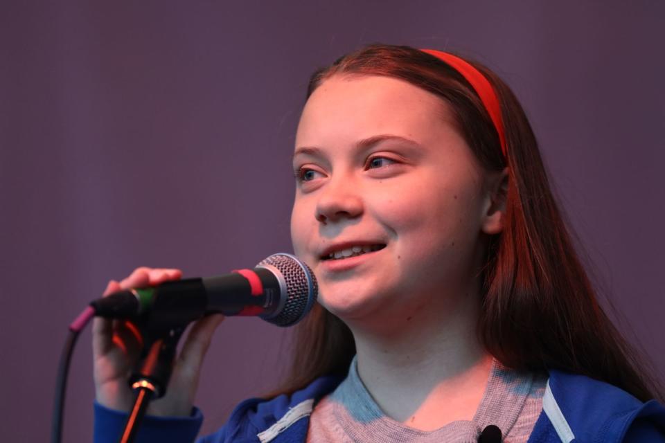 Am 3. Januar wird sie 18 Jahre alt: Geboren wurde die Klimaschützerin als Greta Tintin Eleonora Ernman Thunberg in Stockholm. Ihre Eltern sind der Schauspieler Svante Thunberg und die Opernsängerin Malena Ernman. In ihrem Stammbaum findet sich aber noch eine berühmte Persönlichkeit ... (Bild: 2019 Getty Images/Jack Taylor)