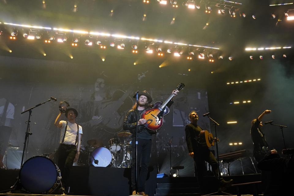 The Lumineers durante su concierto en el festival Corona Capital en la Ciudad de México, el domingo 19 de noviembre de 2023. (Foto AP/Aurea Del Rosario)