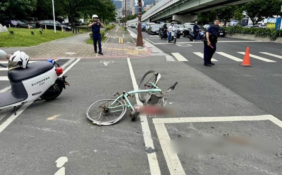 台北市北投昨發生一起死亡車禍。（圖／翻攝畫面）