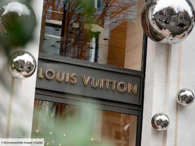 Lvmh : Le groupe de luxe LVMH passe le cap des 500 milliards de dollars en  Bourse, une première en Europe - BFM Bourse