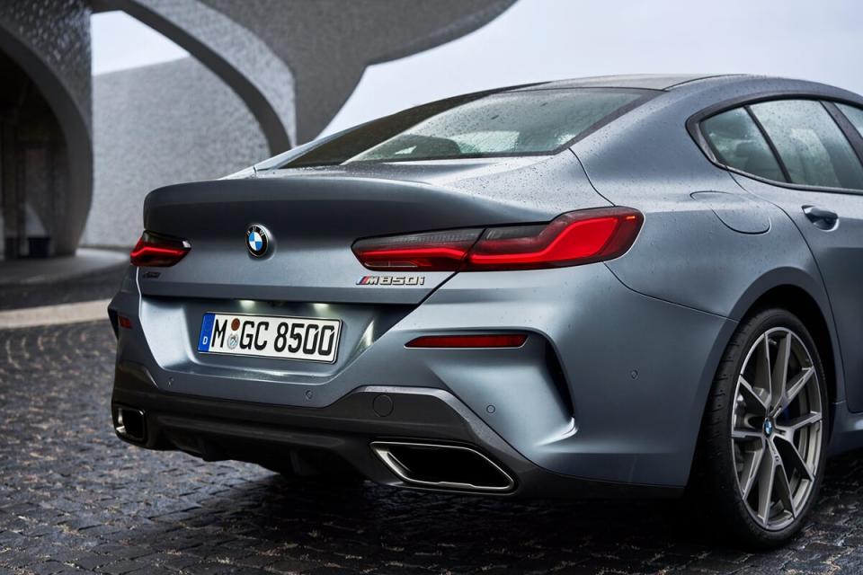 P90351088_highRes_the-new-bmw-8-series.jpg