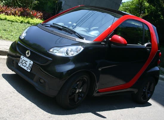 photo 1:   城市小辣椒 Smart Fortwo Turbo Sharp red出擊