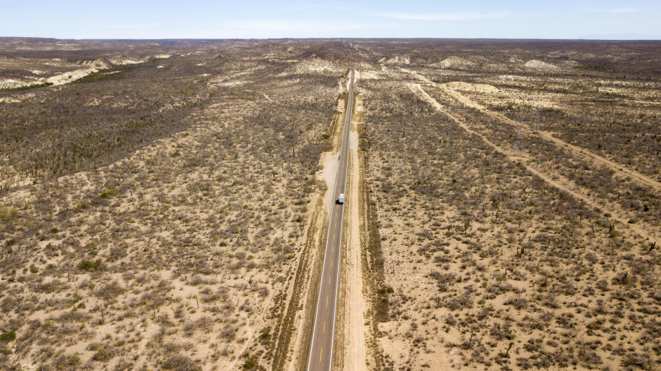 Roadway in Baja California Sur in the desert in Mexico