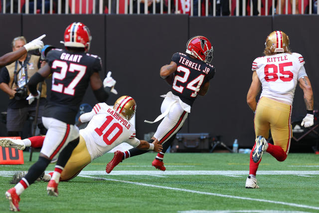 Atlanta Falcons cornerback Dee Alford and Atlanta Falcons cornerback  News Photo - Getty Images