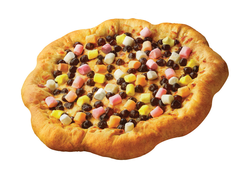 Pizza Hut Singapore launched Singapore’s first ever bubble tea pizza,  the ‘Bubble Tea Blossom Pizza’, which will be available from 17 February to 30 March 2021. (Photo: Pizza Hut Singapore)