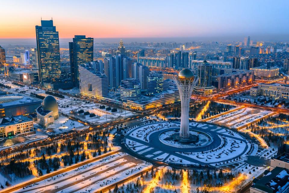 Vistas de Astaná, capital de Kazajistán. <a href="https://www.shutterstock.com/es/image-photo/astana-kazakhstan-585990431" rel="nofollow noopener" target="_blank" data-ylk="slk:Evgenykz / Shutterstock;elm:context_link;itc:0;sec:content-canvas" class="link ">Evgenykz / Shutterstock</a>