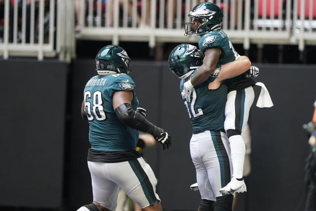 New era in Philly: Hurts 3 TDs, Eagles rout Falcons 32-6