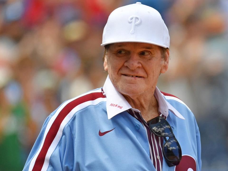 Former Philadelphia Phillies great Pete Rose acknowledges the crowd during Alumni Day ceremony before game against the Washington Nationals at Citizens Bank Park (USA TODAY Sports)